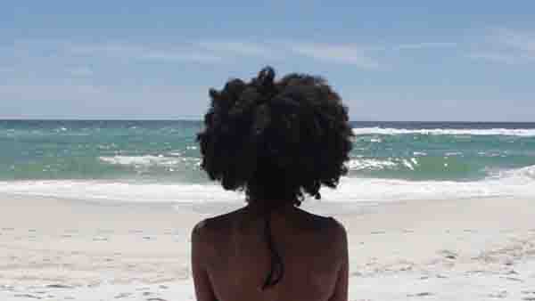 Must Need Hair Tools and Accessories while Traveling with Natural Hair