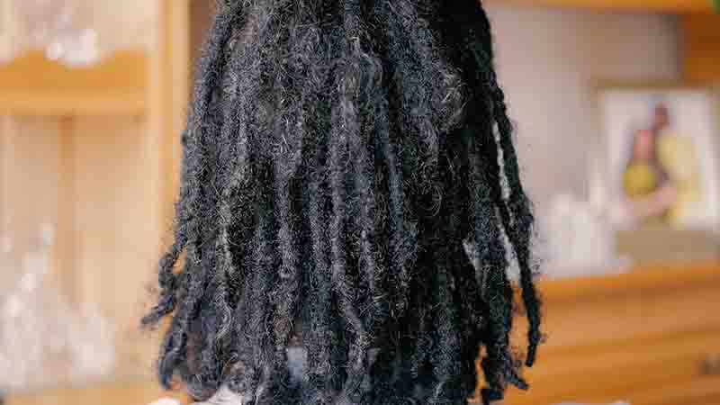 Factors contributing to frizz and breakage in soft locs